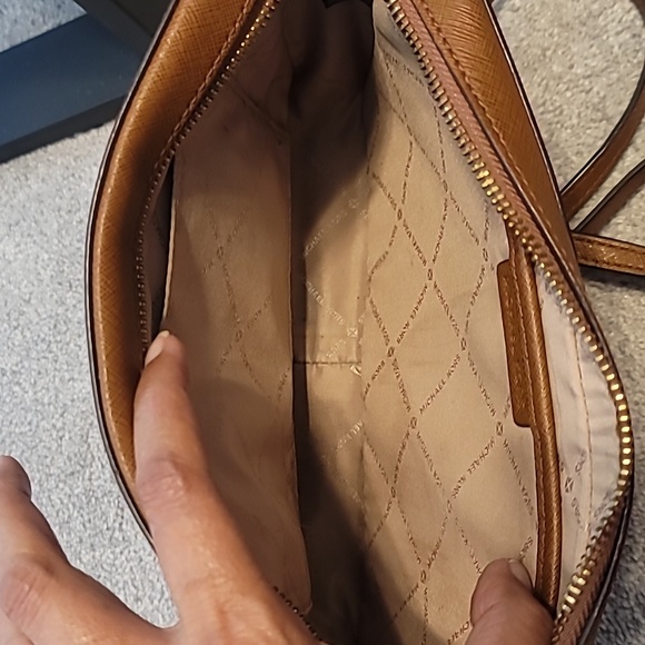 MK Jet set Large Saffiano leather crossbody - Picture 4 of 9